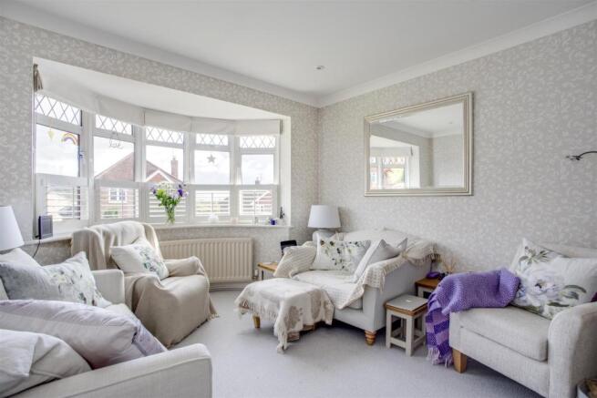 18 Kendalls Close Living Room.jpg