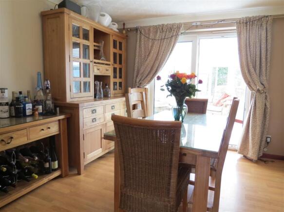 Dining Area: