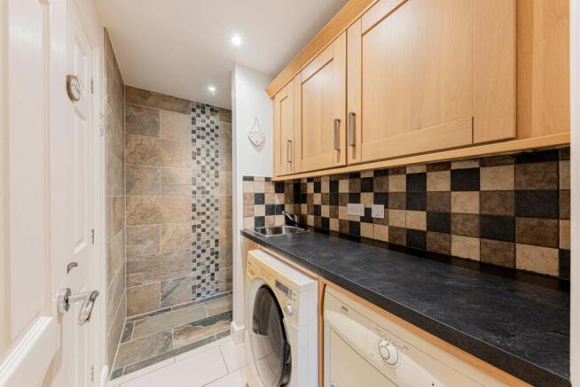 Utility /Shower W.C