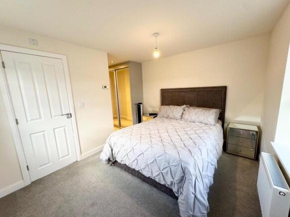 4 bed Detached for sale Image 11