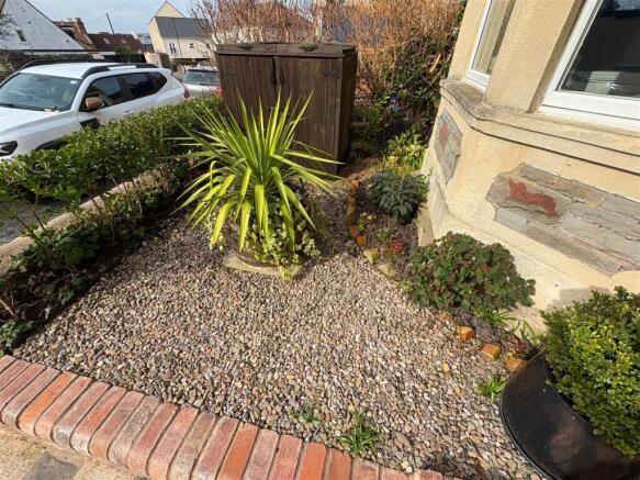 Front garden.jpg