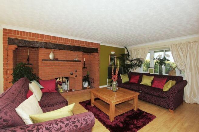 LOUNGE1