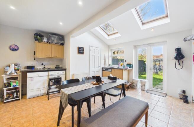 CAM03259G0-PR0258-STILL009