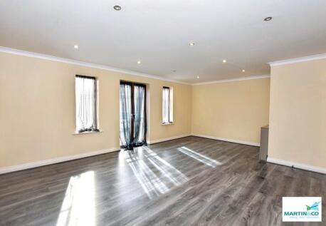 Weavers Court, Hinckley
