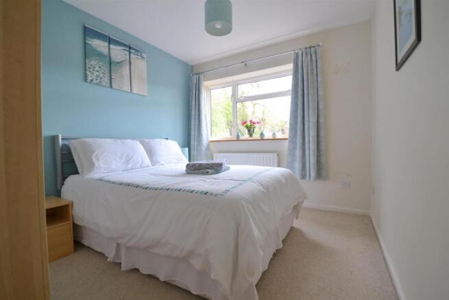 bedroom 2.2.JPG
