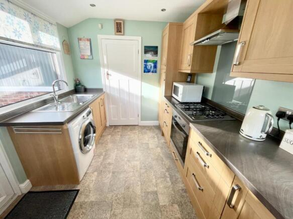 3 bed Semi-Detached for sale Image 8