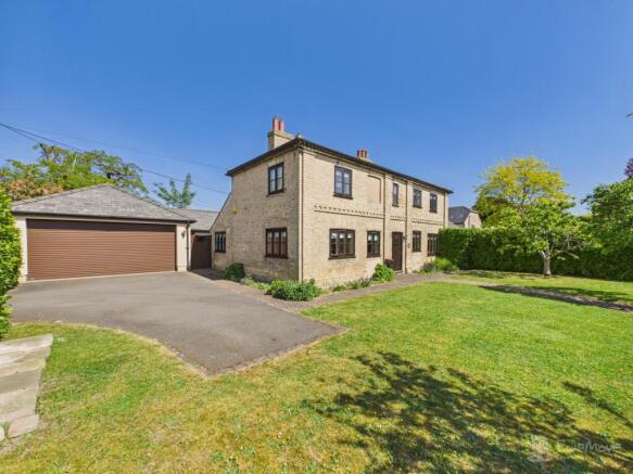 Orchard Garden- Mark Stephens EweMove Newmarket an