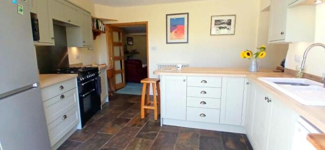 4 bed Cottage for sale Image 6