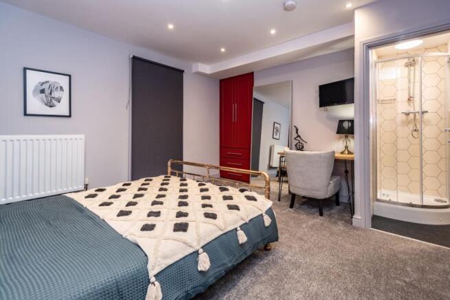 6 bed House of Multiple Occupation for sale Image 4