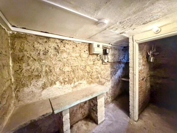 2 bed Terraced for sale Image 12