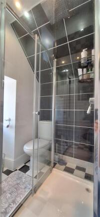 SHOWER ROOM.jpg