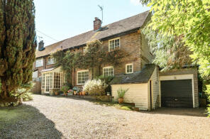 Cornerways, Tilford Road, Hindhead GU26 6RH
