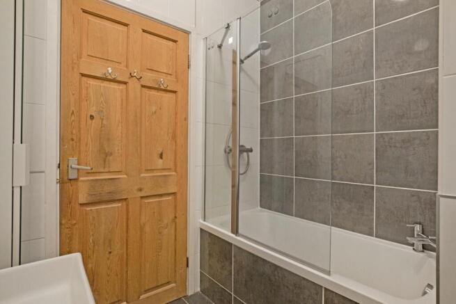 2 bed Apartment for sale Image 8