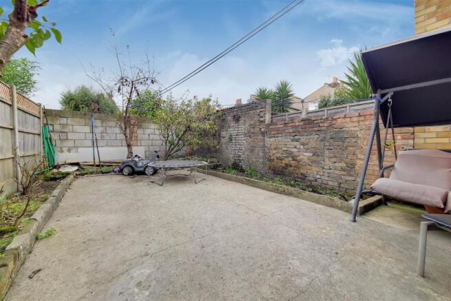 7_Patio-1.jpg