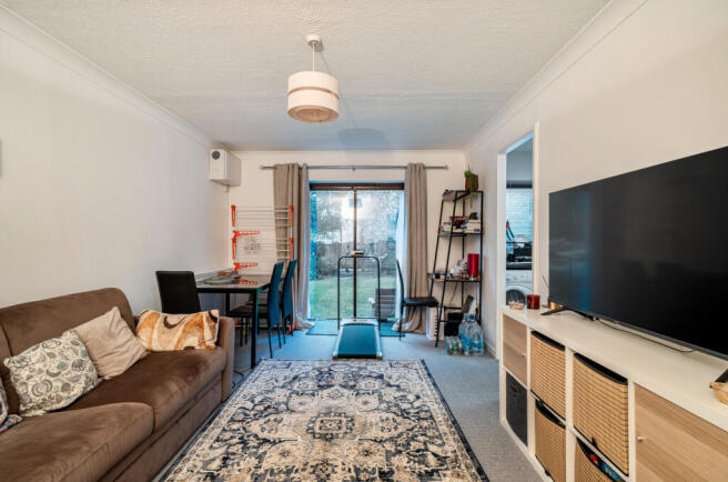 1432765-4-69c56b2...