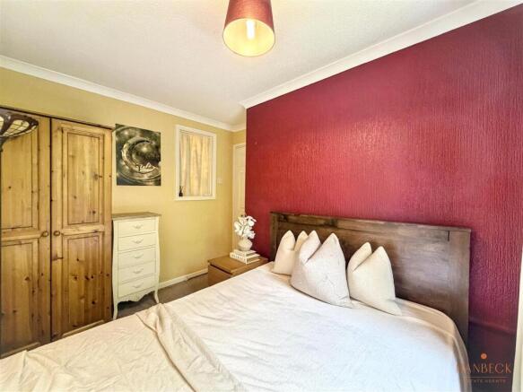 2 bed Terraced for sale Image 8