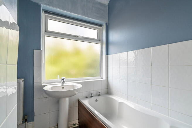 4 bed Semi-Detached for sale Image 12