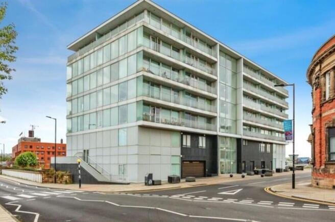 2 bed Flat for sale Image 11