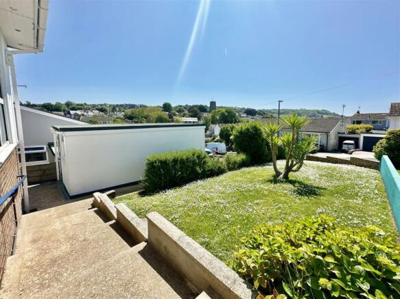 Front Garden.jpg
