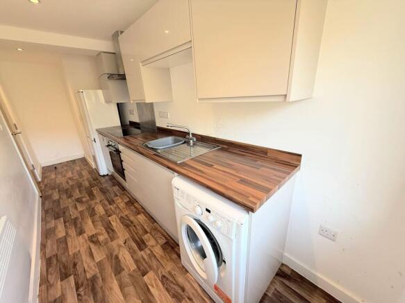 2 bed Flat for sale Image 10