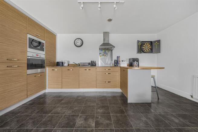 199 Burghley Court, Maidenhead, SL6 1AW6.jpg