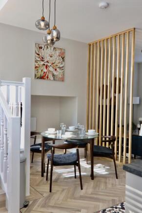 2 bed Flat to rent Image 9