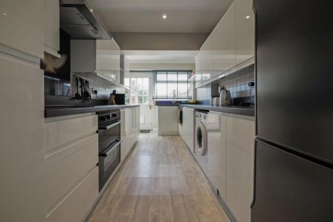 Modern Fitted Kitchen
