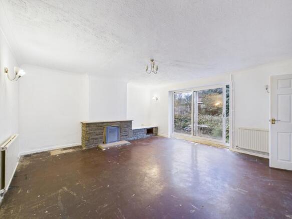 CAM04018G0-PR0420-STILL004