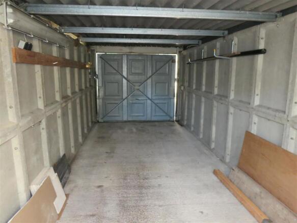 3) Garage 2.jpg