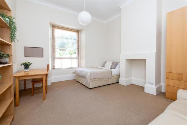 Basement Flat, 2 Georges Place, Bath BA2 4EN-3.jpg