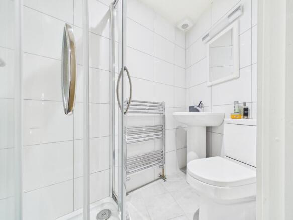 2 bed Flat to rent Image 7