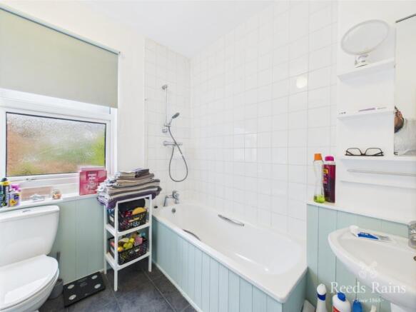 2 bed Apartment for sale Image 8