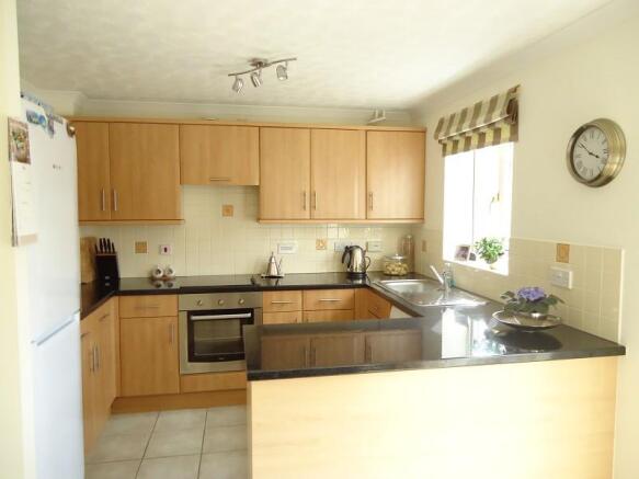 Kitchen / Lounge
