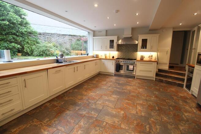 Dining Kitchen 4