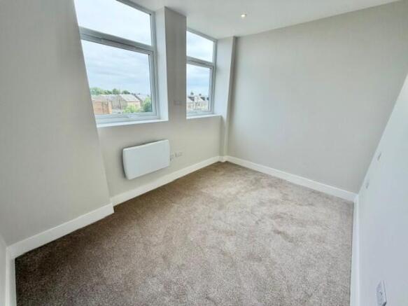 2 bed Apartment to rent Image 5