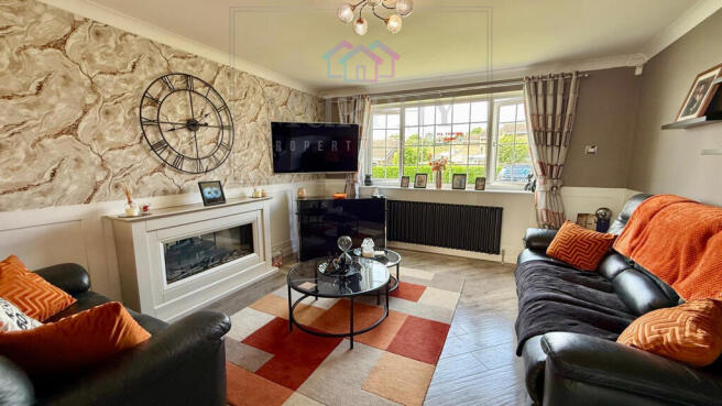4 bed Semi-Detached for sale Image 4