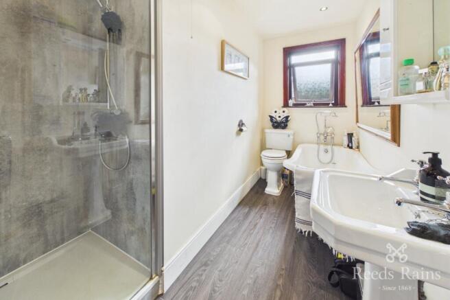 5 bed Terraced for sale Image 8