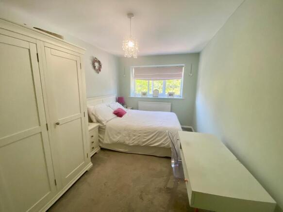 3 bed Terraced for sale Image 11