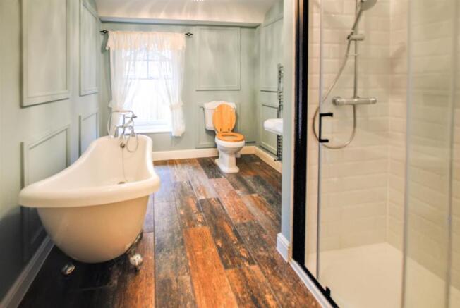 Bathroom.jpg