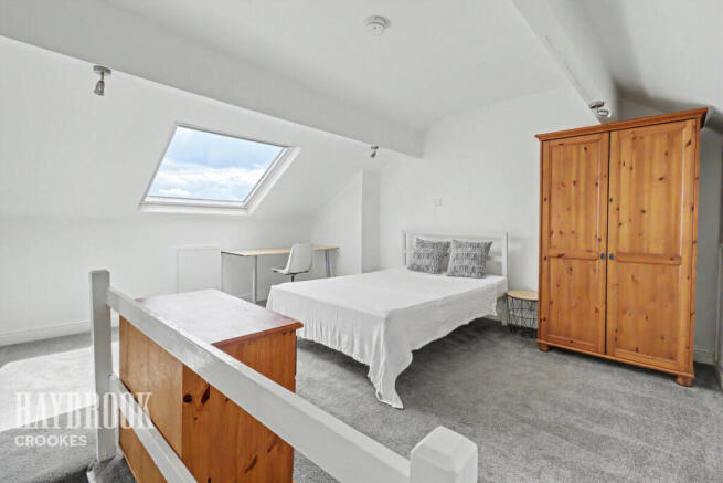 3 bed Terraced for sale Image 11