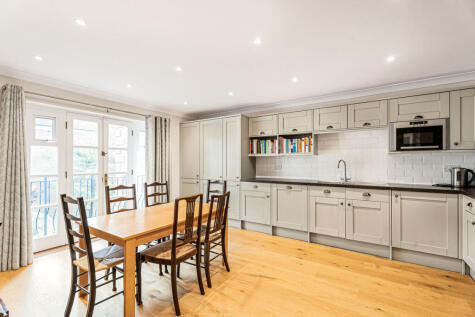Cattley Close, Barnet, EN5