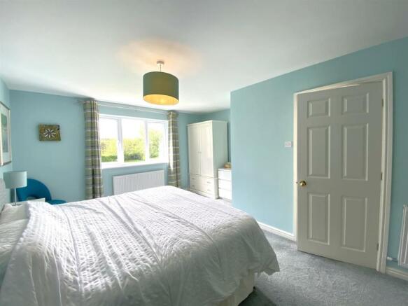 bed1.jpg