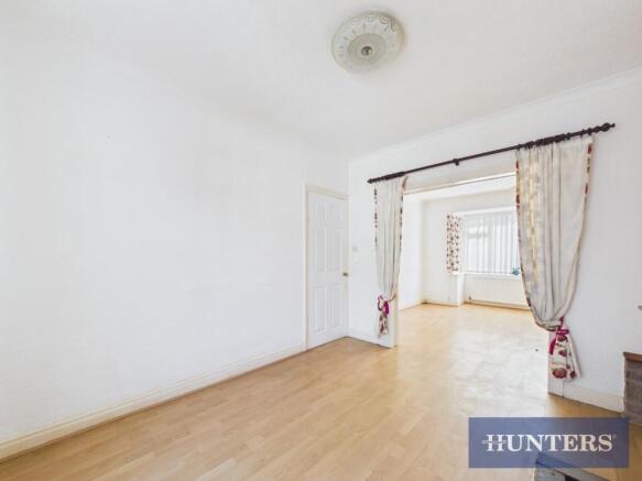 3 bed Semi-Detached for sale Image 6