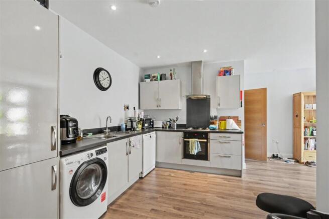 Kitchen_2.jpeg