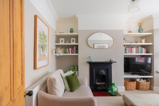 1W8VRBR - Living Room F.jpg