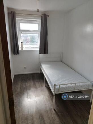 3 bed Terraced to rent Image 4