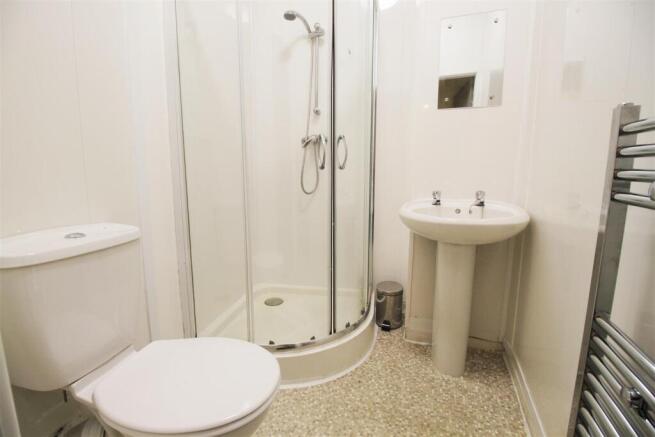 5 bed House Share to rent Image 6
