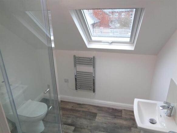1 bed Apartment to rent Image 6