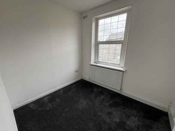 3 bed Terraced to rent Image 6