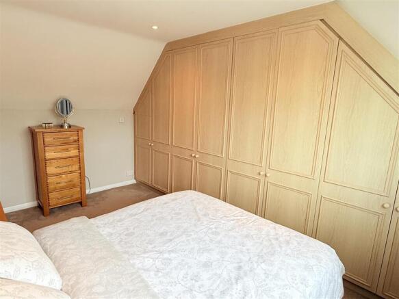 3 bed Semi-Detached to rent Image 10